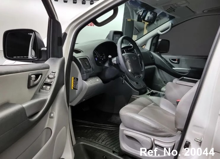  Hyundai / Grand Starex Stock No. 20044